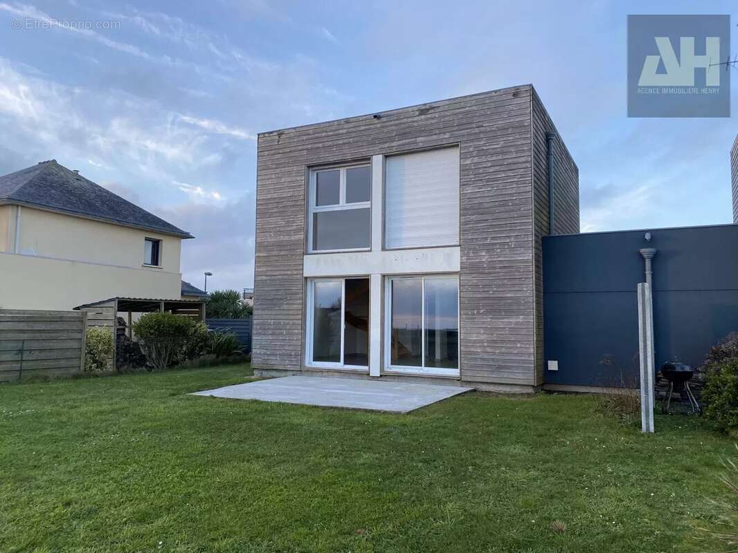 Maison à PLOUGONVELIN