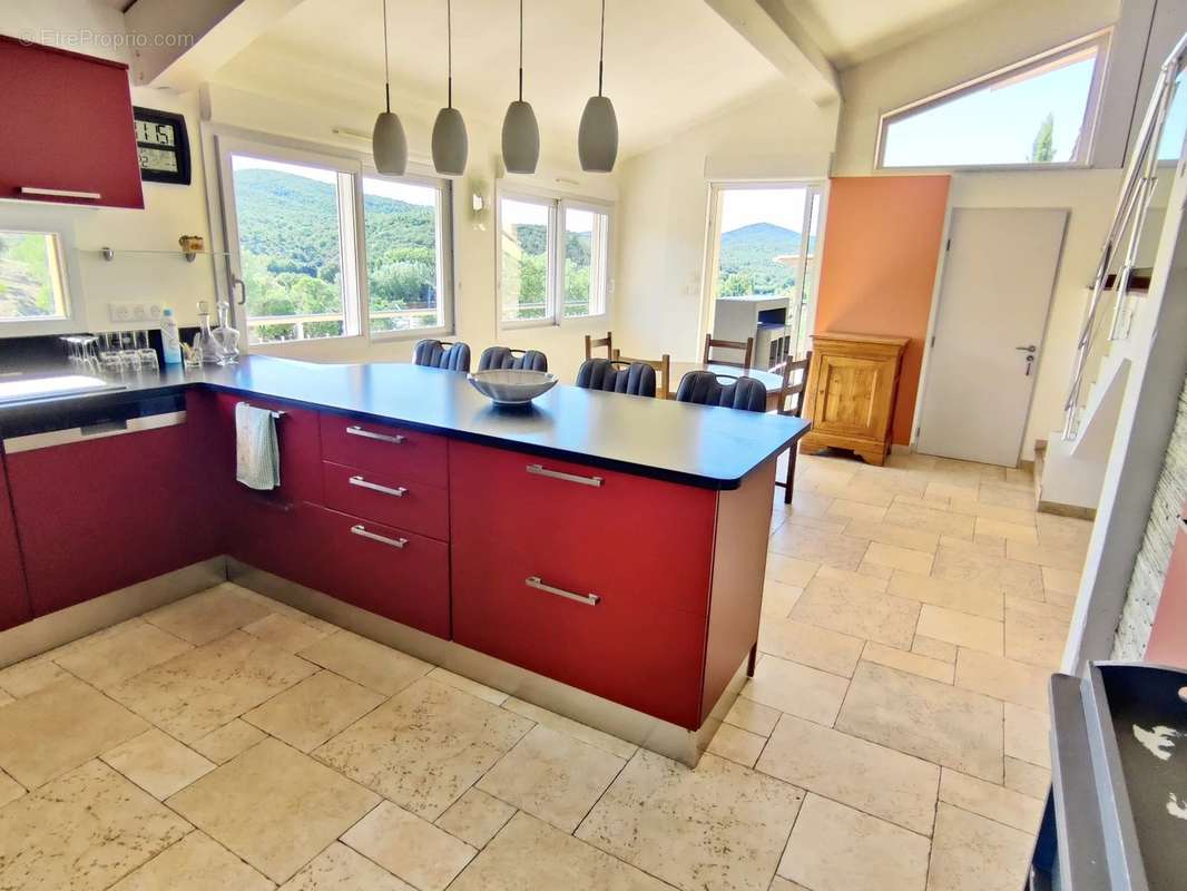 Maison à ROQUEBRUNE-SUR-ARGENS