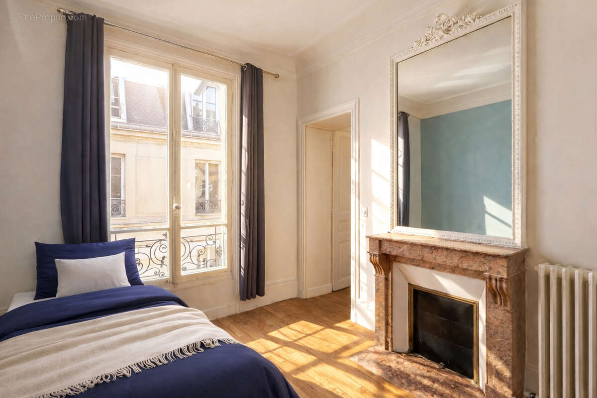Appartement à PARIS-8E