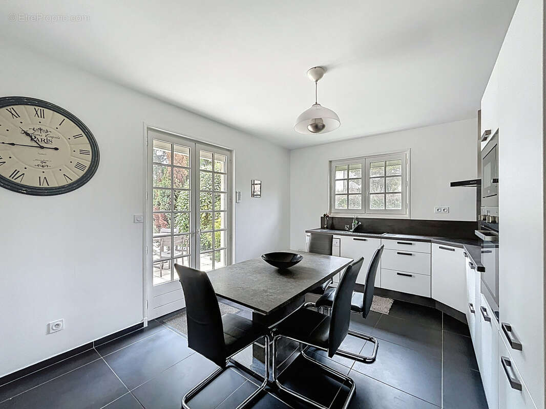 Maison à ECOTAY-L&#039;OLME