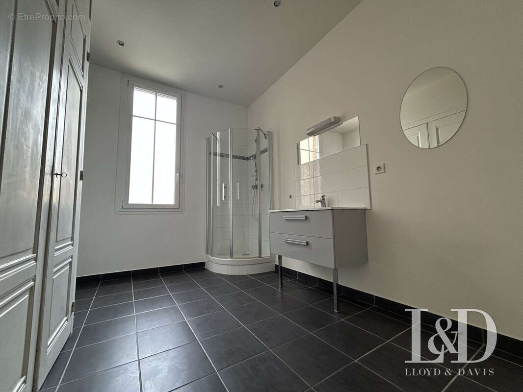 salle d'eau - Appartement à SOISSONS