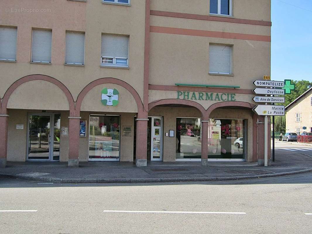 Commerce à ETIVAL-CLAIREFONTAINE