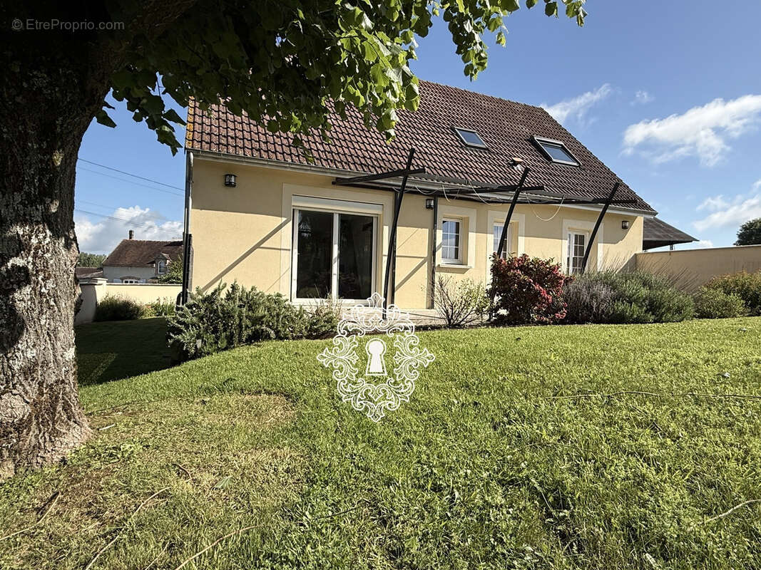 Maison à LONGUEVILLE