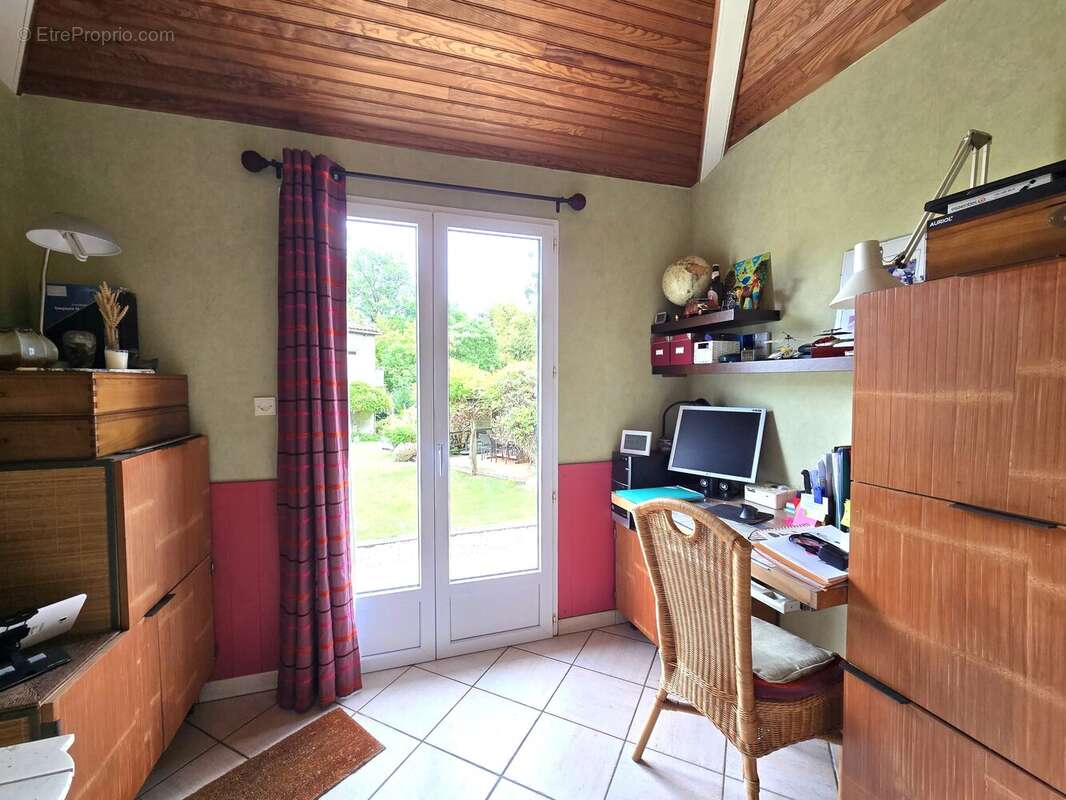 Maison à PESSAC-SUR-DORDOGNE
