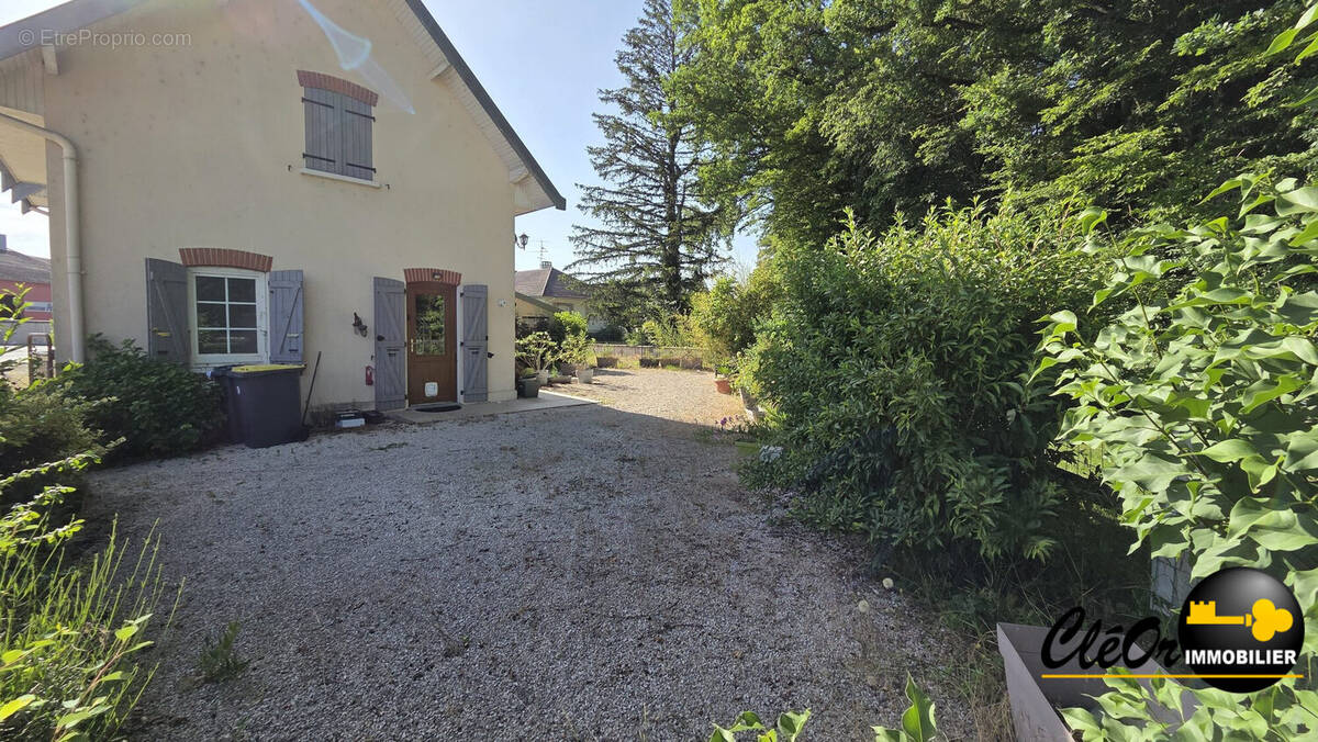 Maison à PIERRE-DE-BRESSE