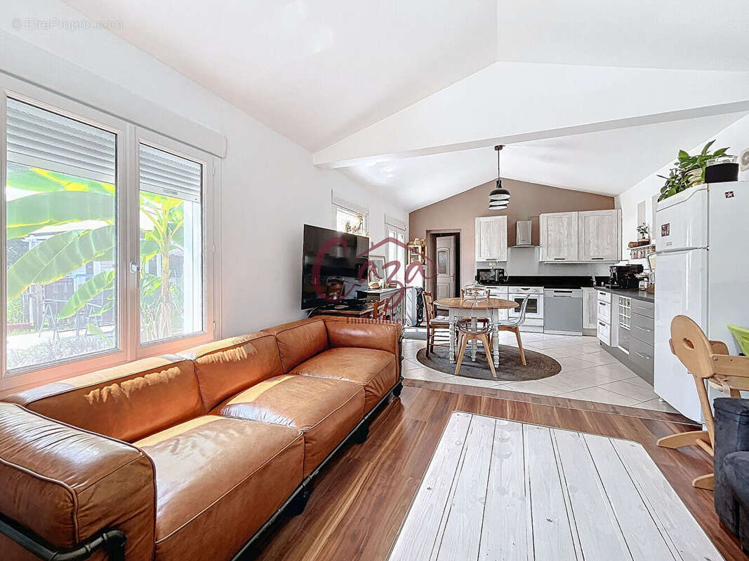 Maison à CAMBLANES-ET-MEYNAC