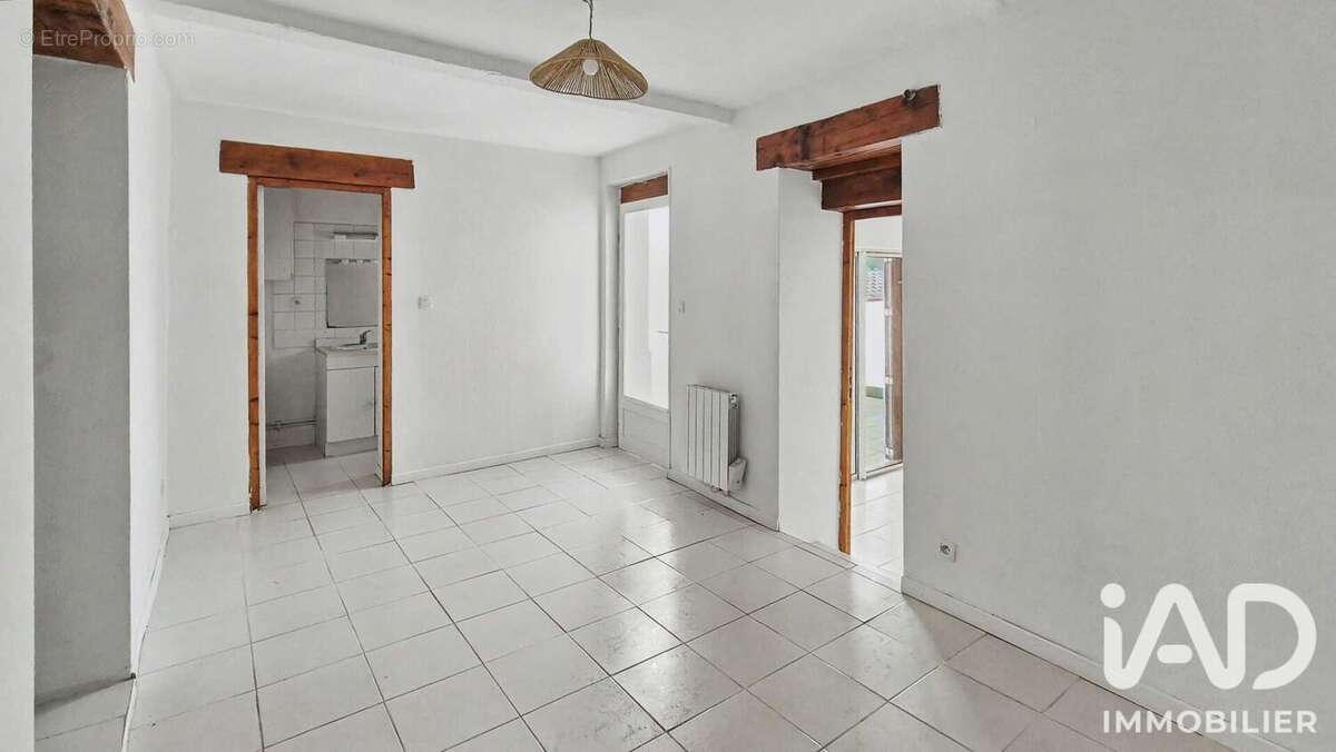 Photo 3