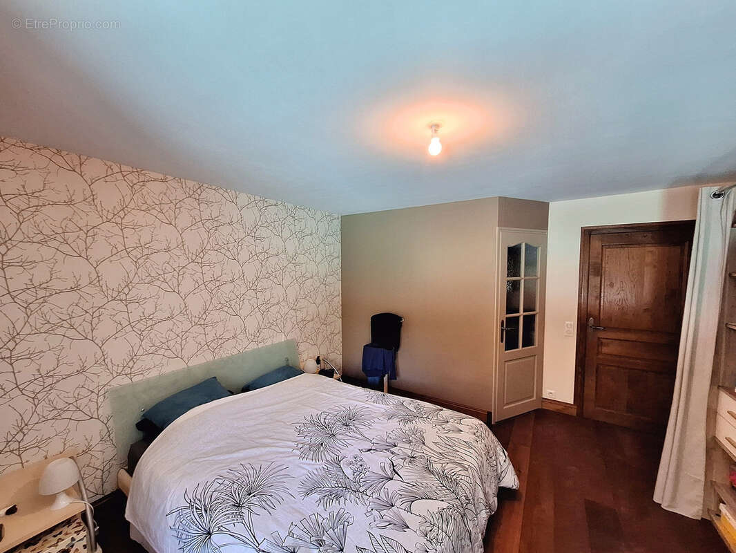 Longère de caractère avec 5 chambres - photo 12