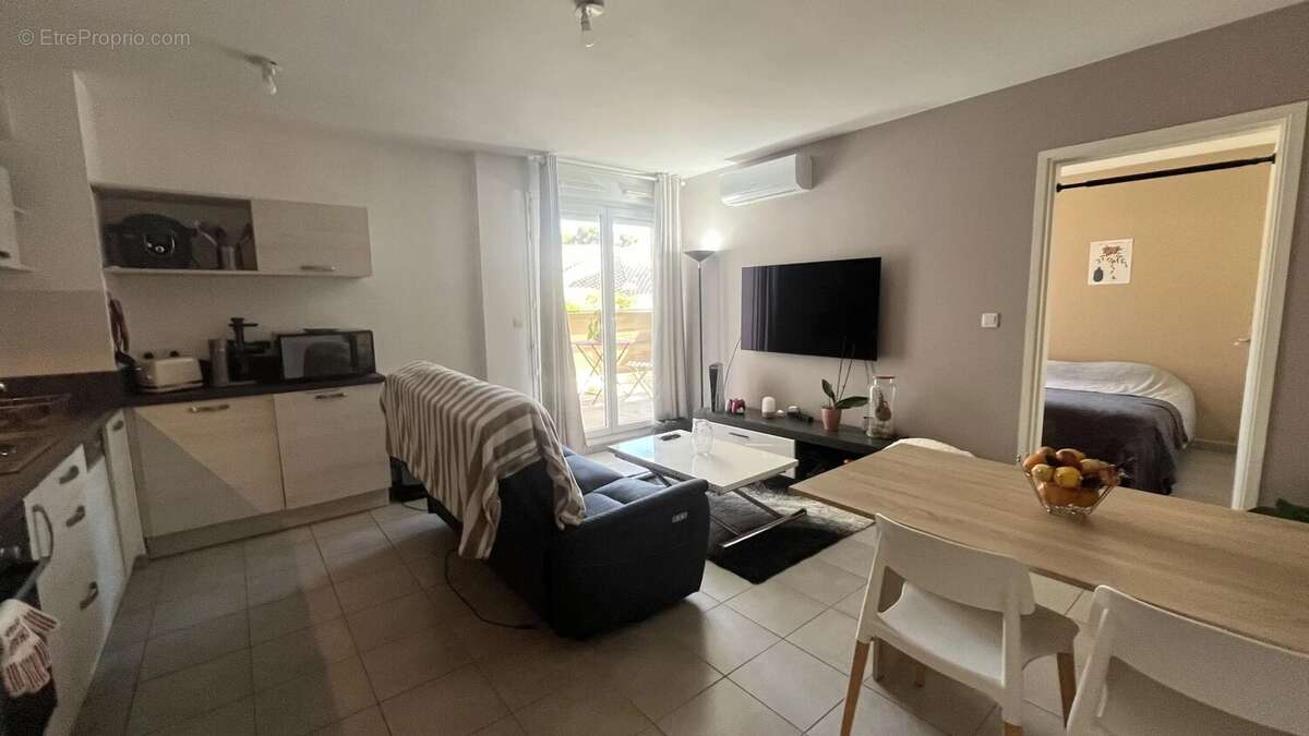 Appartement T2 de 46 m² avec terrasse. garage et ascenseur à Martigues Ferrières - photo 7