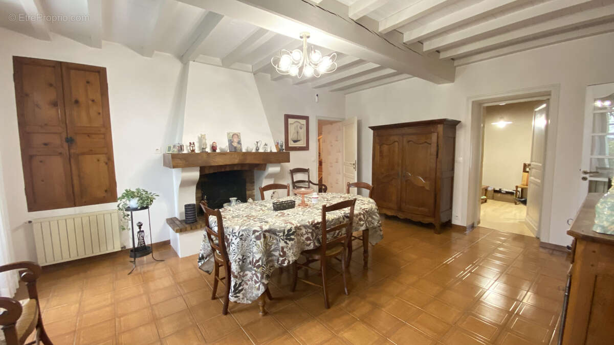 Maison à CHAMPAGNOLLES