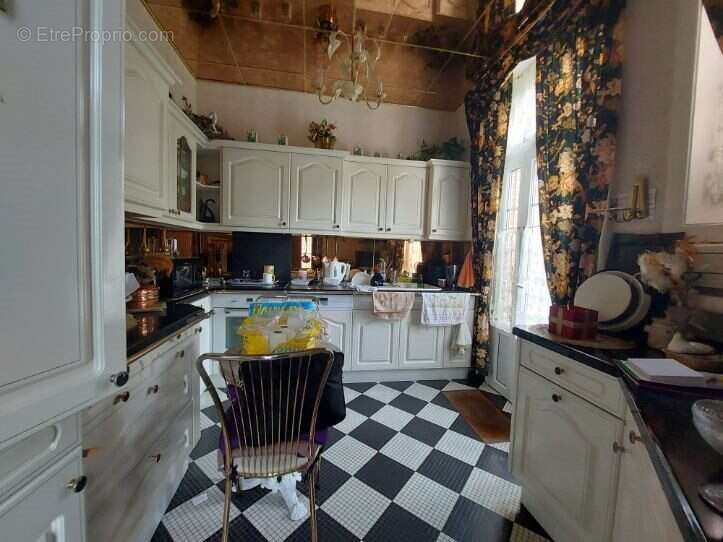 Maison à DONVILLE-LES-BAINS