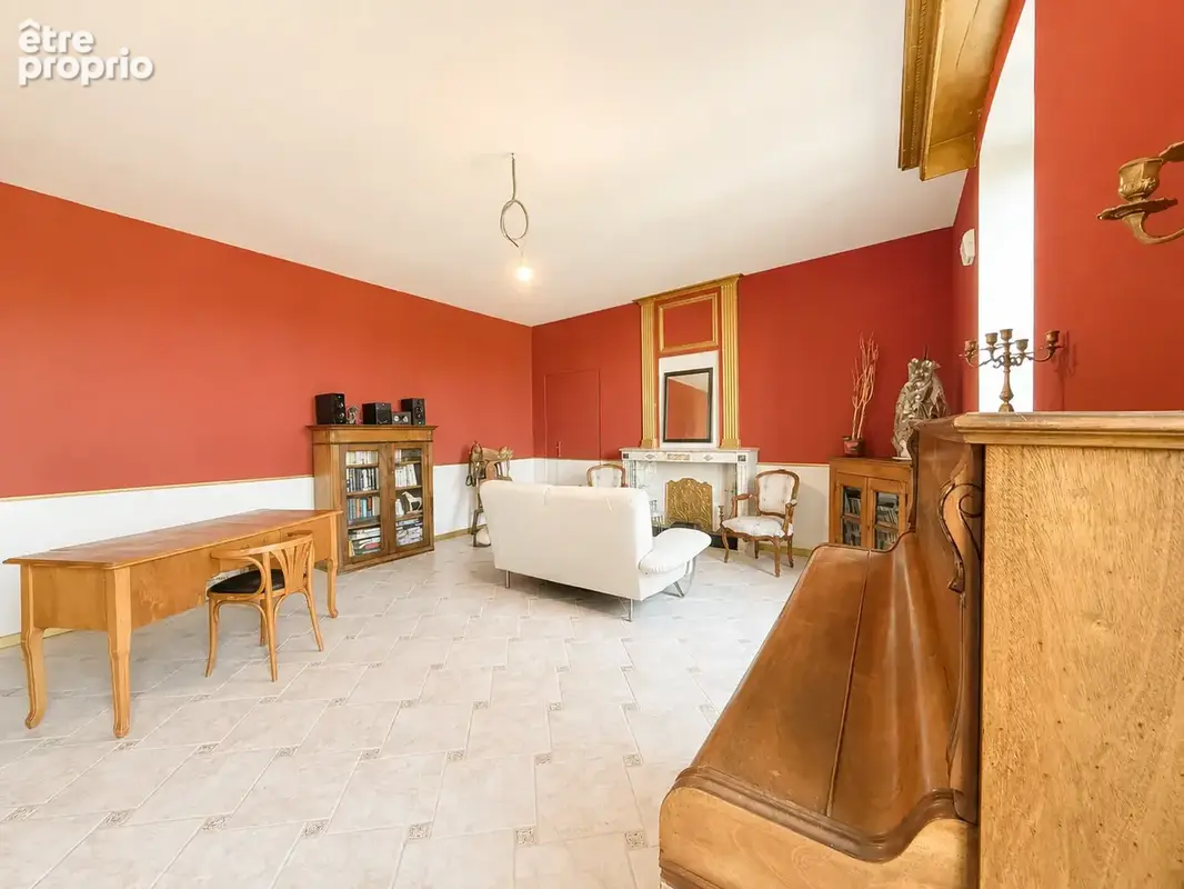 Propriété historique 312 m2 élevée sur caves voûtées, garage et plus de 1 000 m2 de terrain - photo 16
