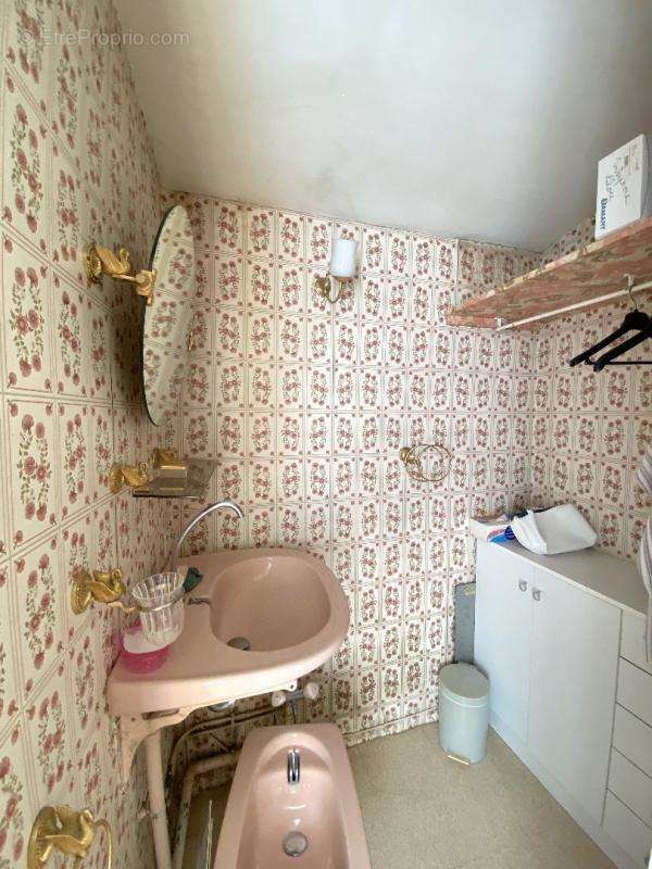 Maison à VILLEBOIS-LAVALETTE