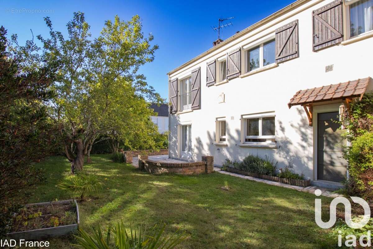 Photo 2 - Maison à ELANCOURT