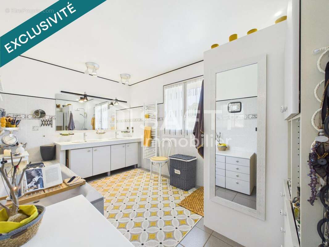 Maison 190 m² à Saint-Aubin-De-Medoc  - photo 8