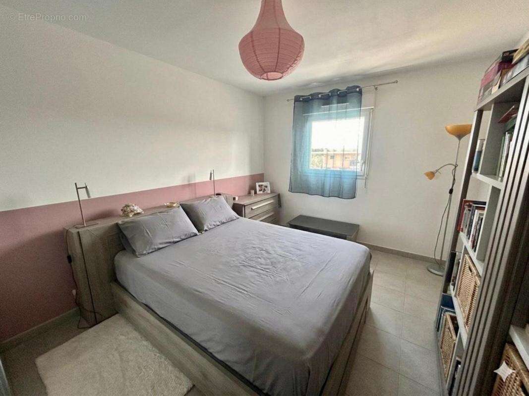 Appartement à ROQUEBRUNE-SUR-ARGENS