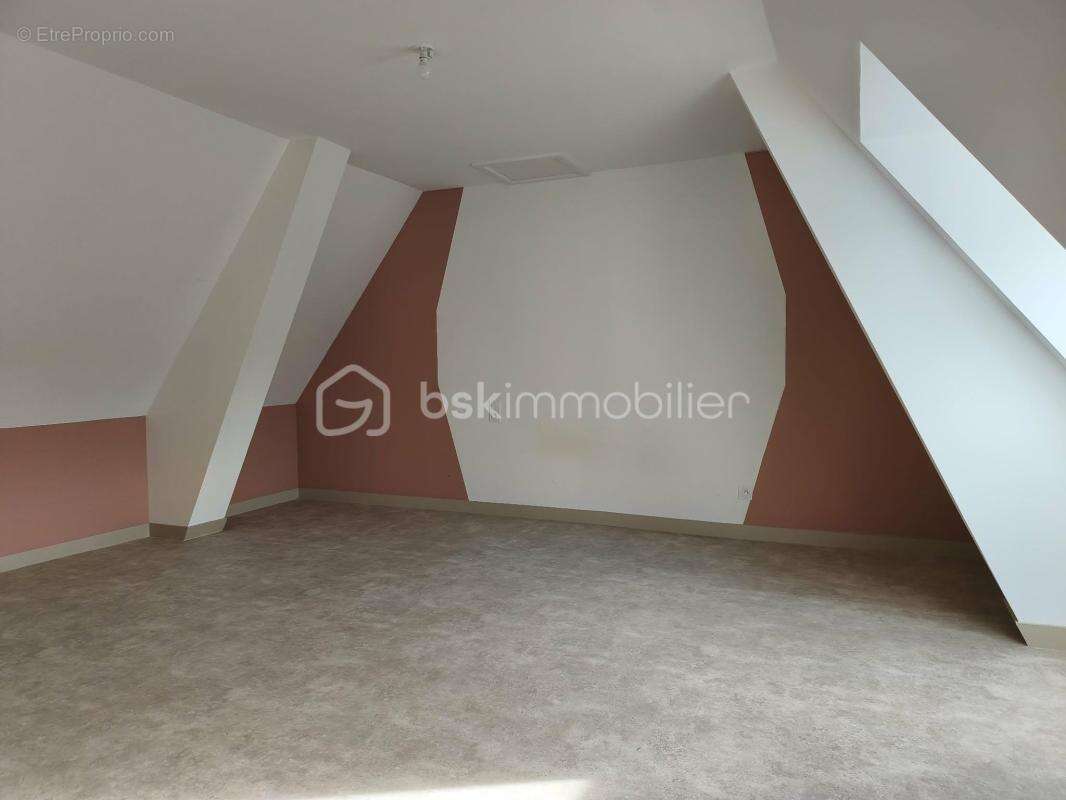 Immeuble de 228 m2 à vendre - Couptrain - photo 25