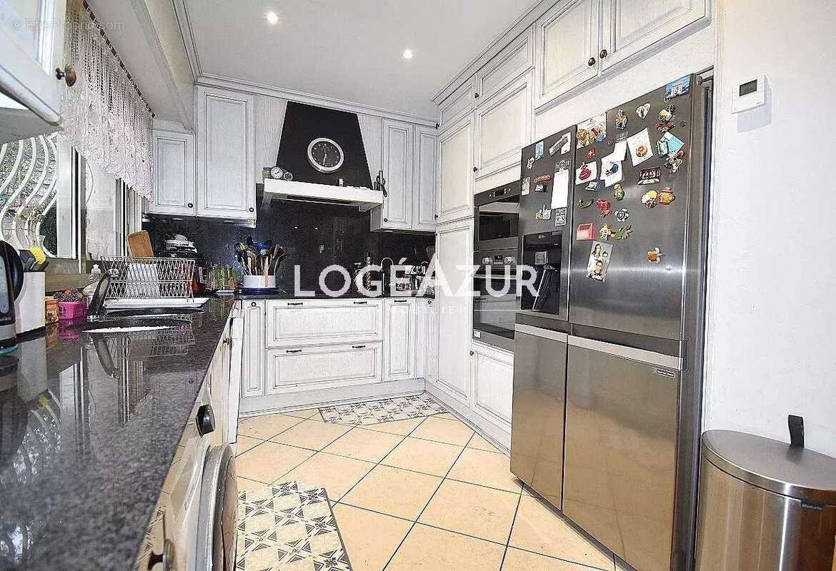 Appartement à VALLAURIS