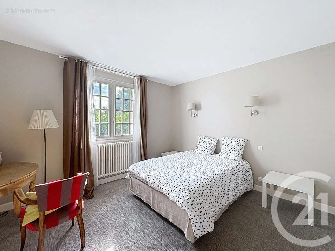 Maison 111 m² à Saint-Andre-Les-Vergers  - photo 9