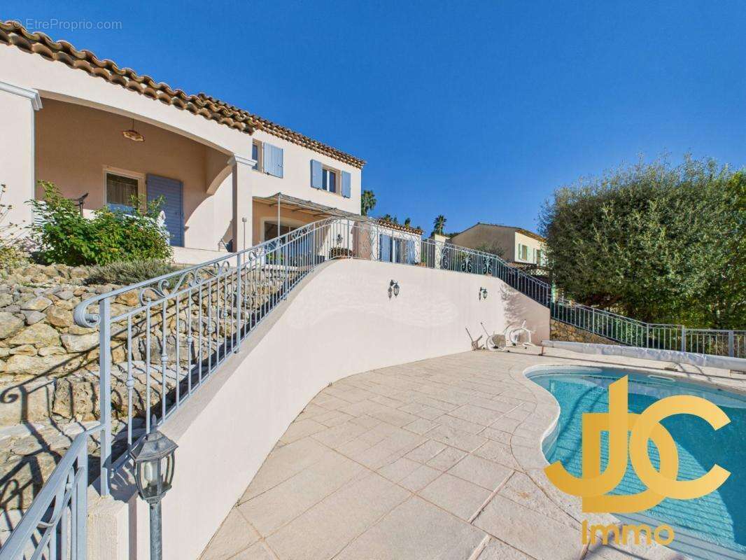 Maison à AURIBEAU-SUR-SIAGNE