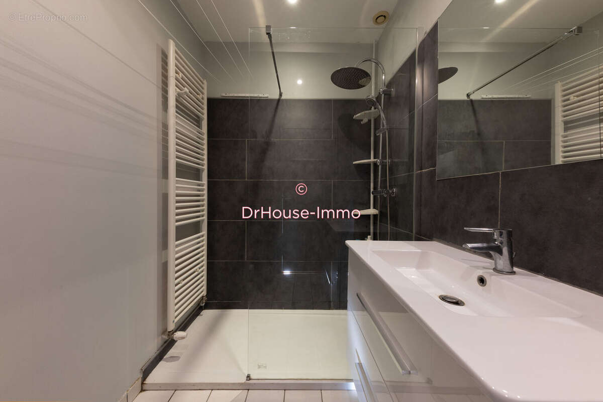 Maison à DAMPIERRE-EN-YVELINES