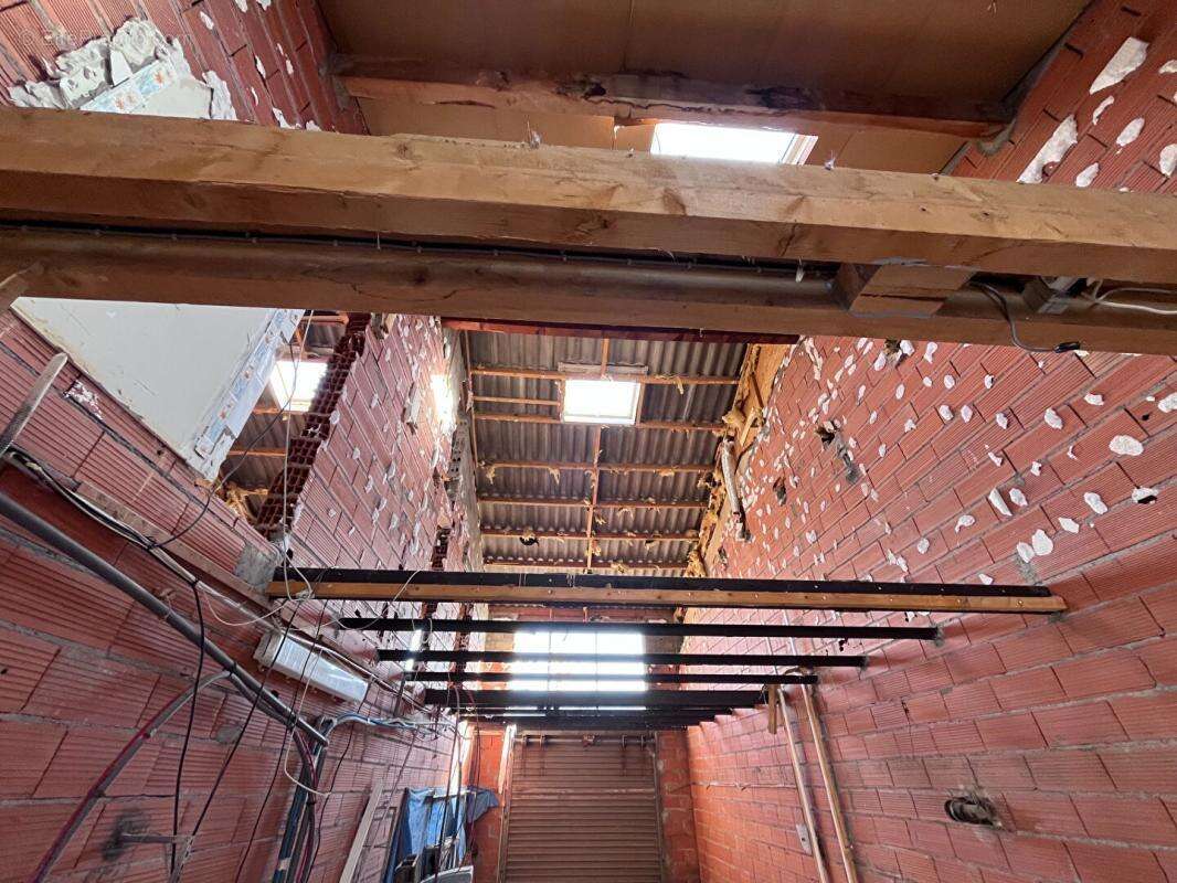 Maison avec vue sur le port de 300 m² avec permis accordé pour divers projets, gros travaux et gros potentiel - photo 8