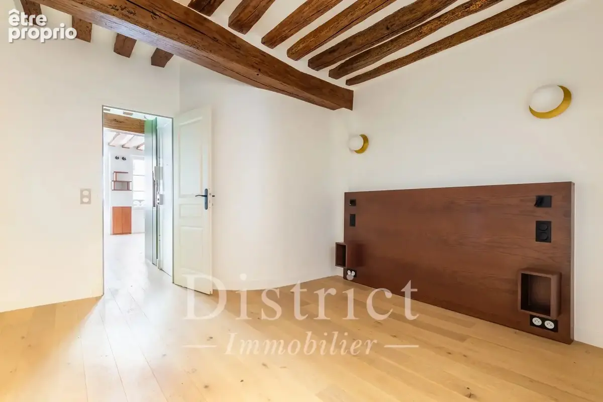 Hôtel de Ville - Rambuteau / Appartement rénové de 45 m² avec terrasse - photo 6
