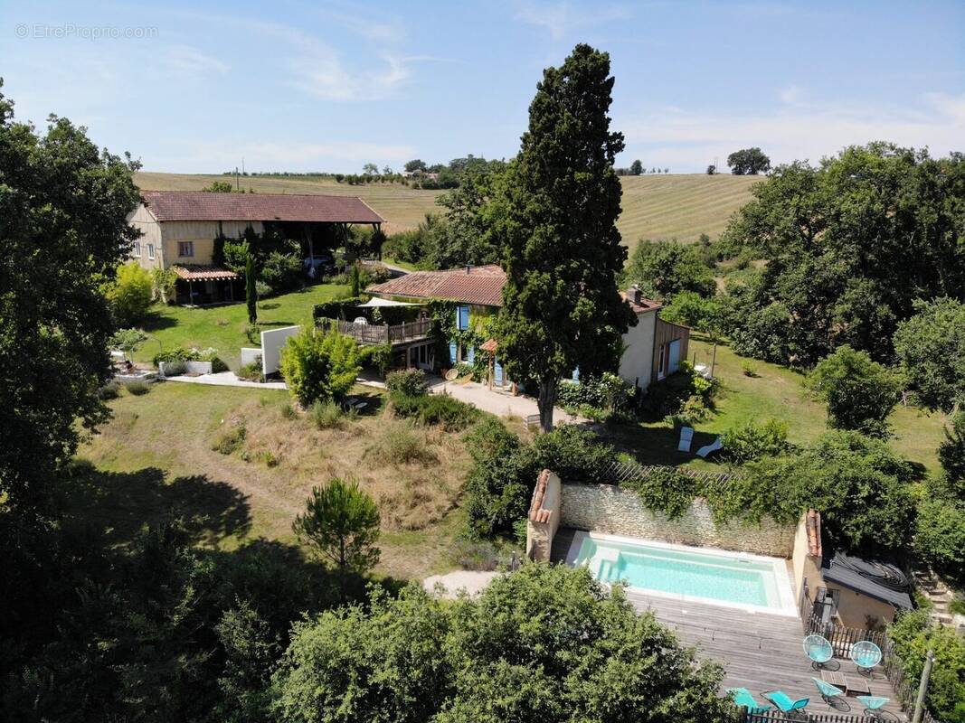 Maison à VIC-FEZENSAC