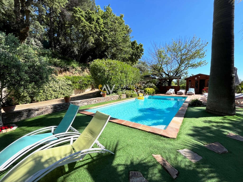 Maison à LA GARDE-FREINET