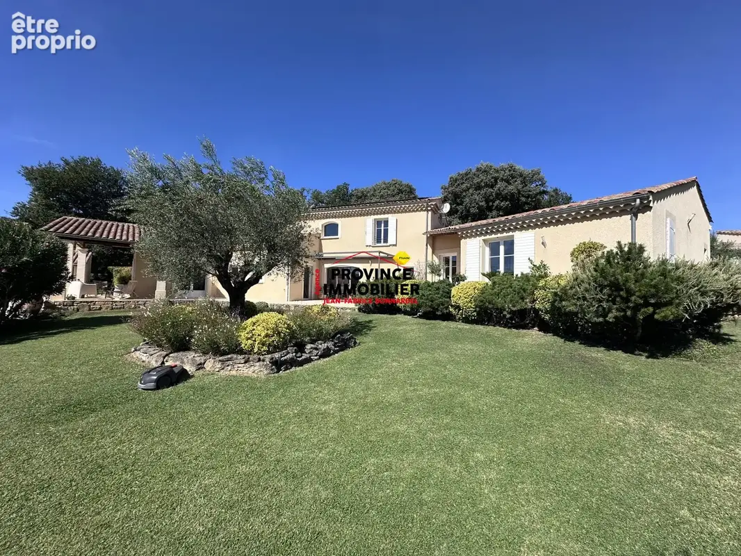 Photo Maison à Grignan au prix de 1 248 000€