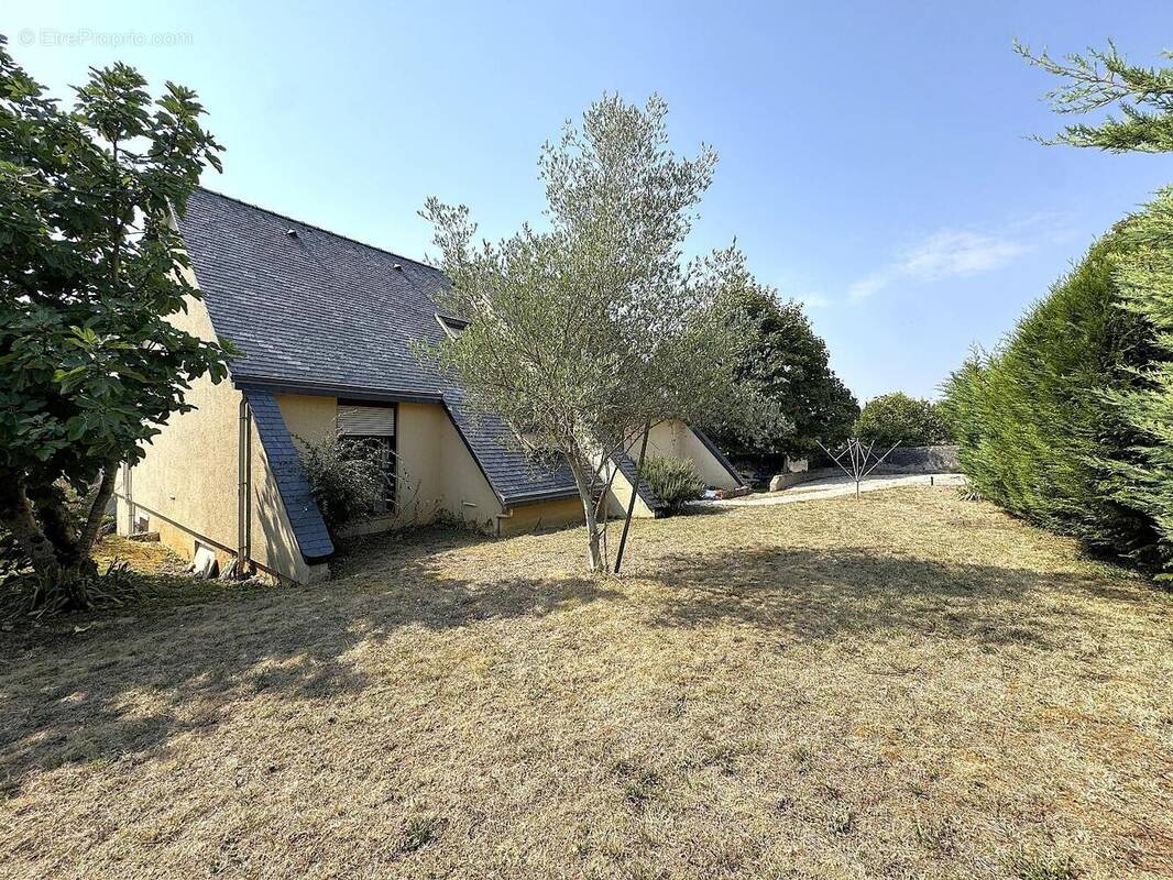   - Maison à THOUARS