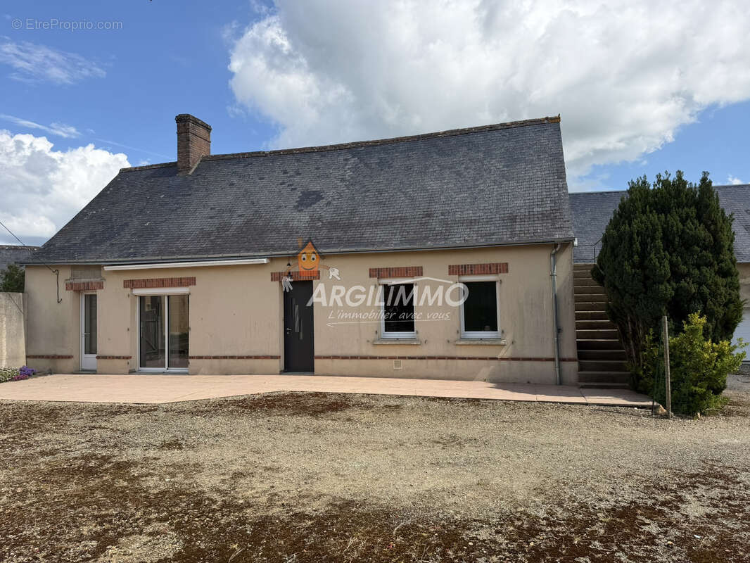 Maison à BESSE-SUR-BRAYE