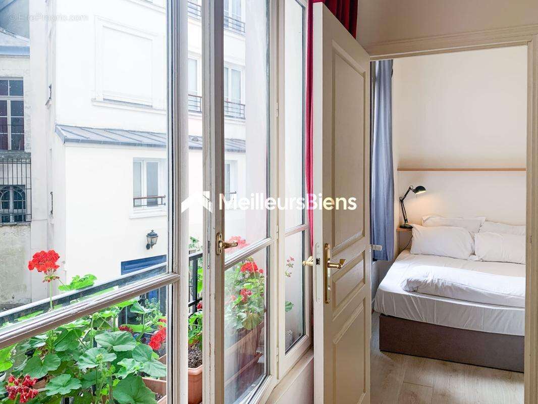 Appartement à PARIS-8E