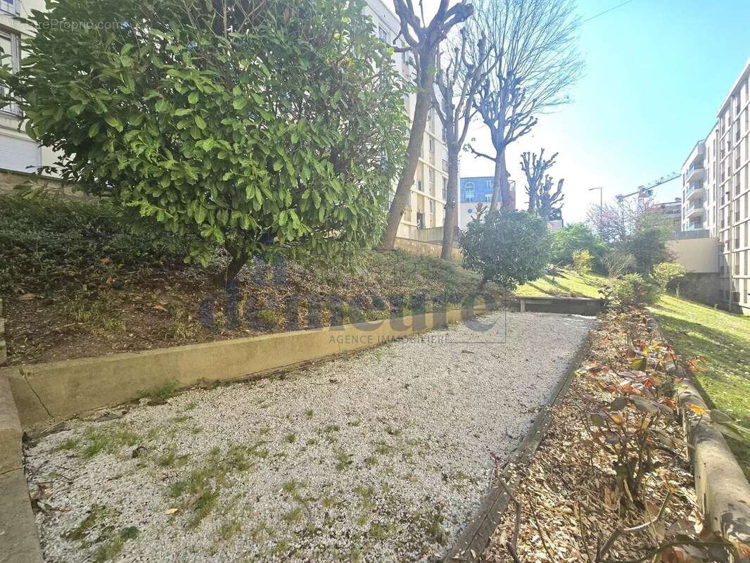 Appartement à ISSY-LES-MOULINEAUX