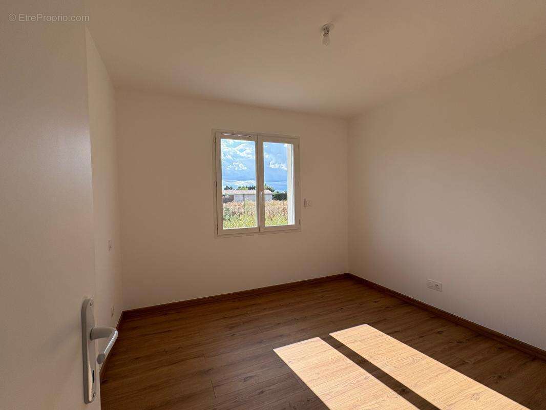 Maison à SAINT-NICOLAS-DE-LA-GRAVE