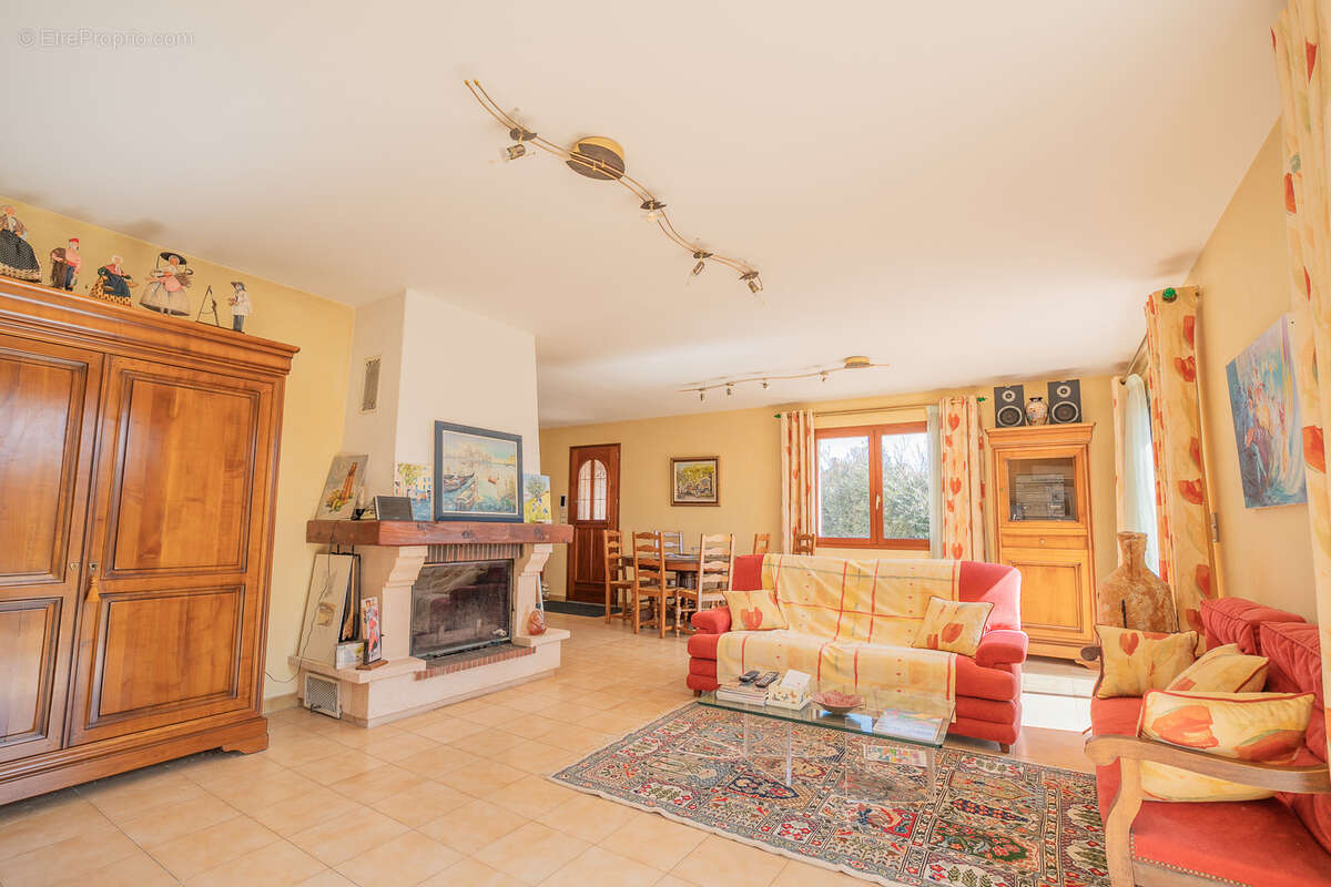 Maison à SAINT-CYR-SUR-MER