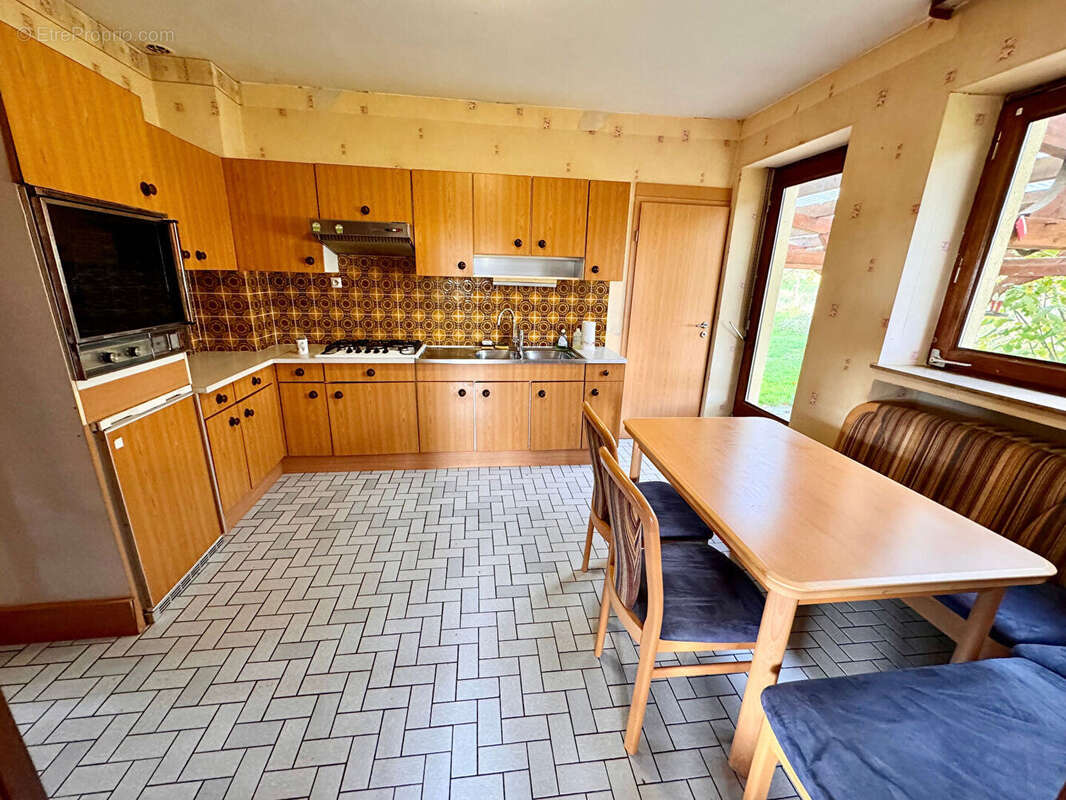 Maison individuelle F6 sur sous-sol complet avec garage. - photo 4