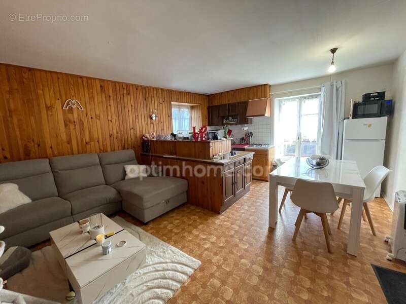 Appartement à SAINT-NICOLAS-DU-PELEM