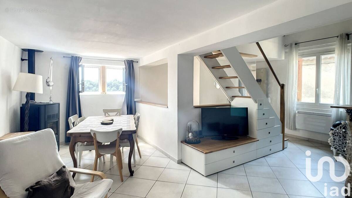 Photo 1 - Maison à LA TOUR-D'AIGUES