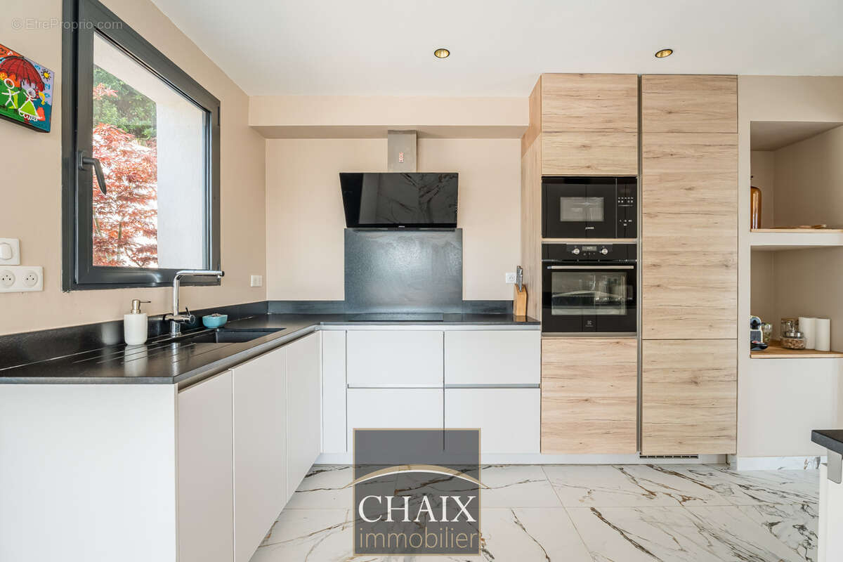 Belle contemporaine avec vue mer - appartement indépendant- piscine - garage - photo 4