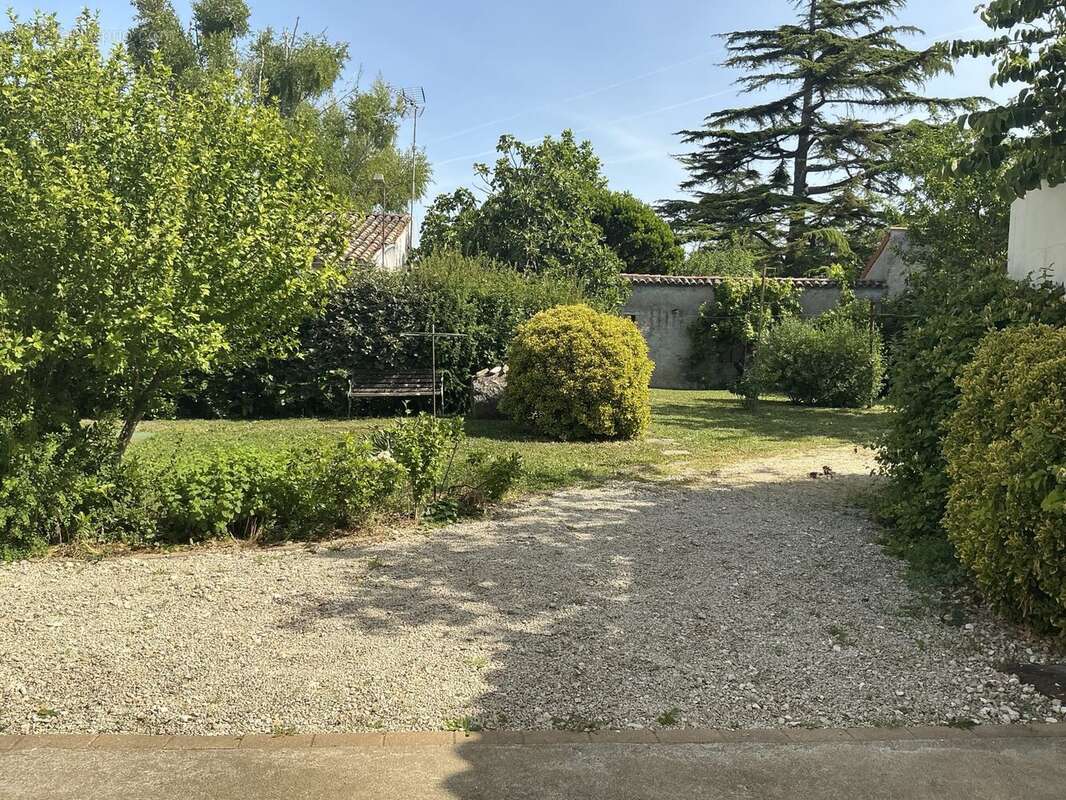 Maison 155 m² à Nieul-Sur-Mer  - photo 4