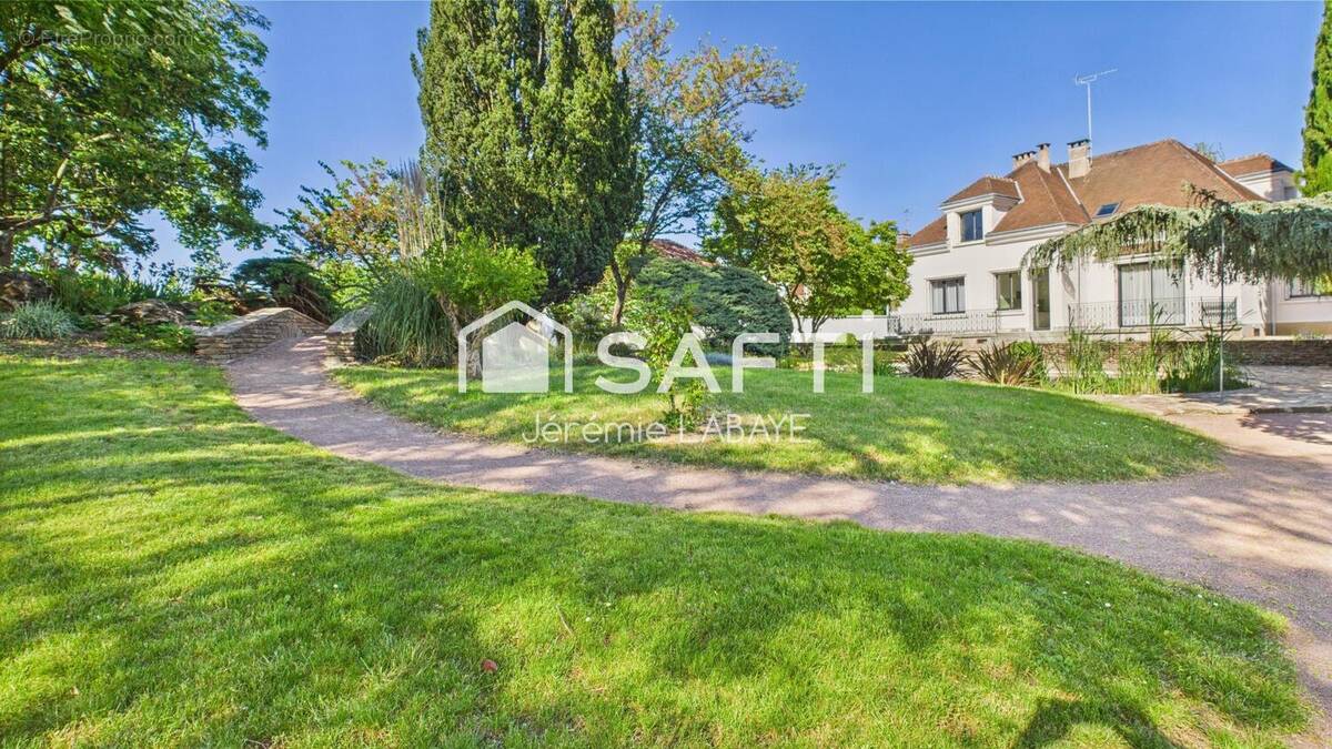 Photo 1 - Maison à CHATEAUROUX