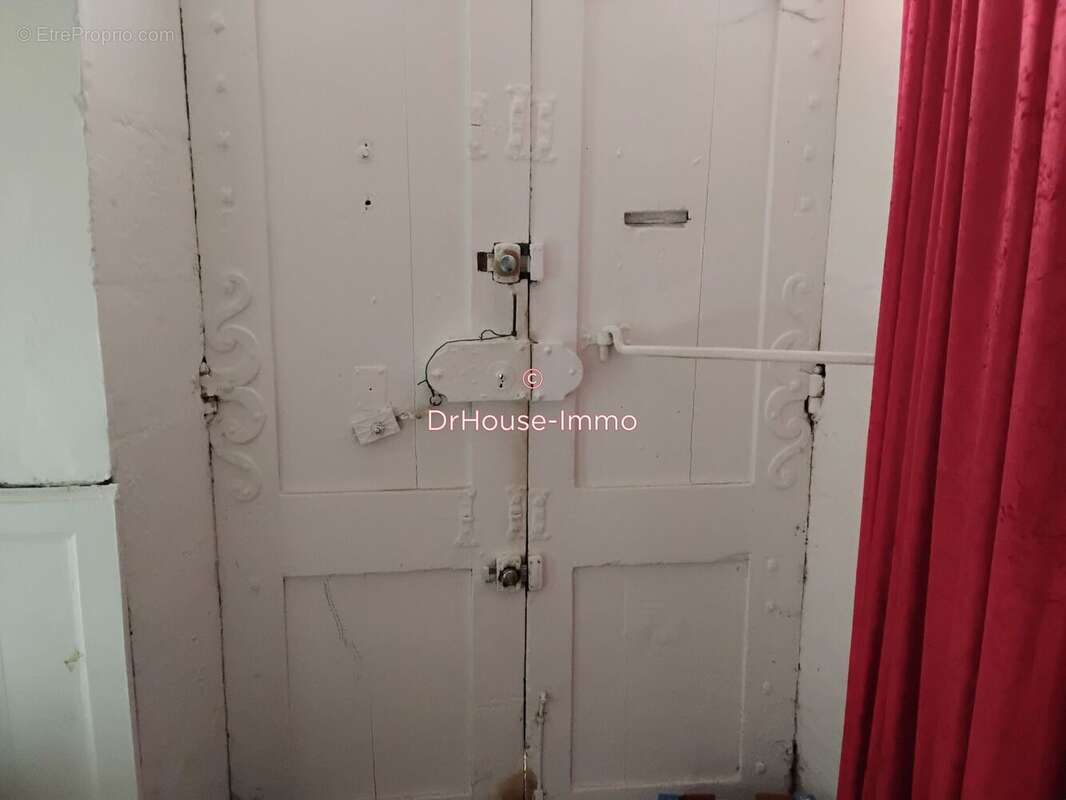 Appartement 380 m² à Villefranche-De-Rouergue  - photo 17