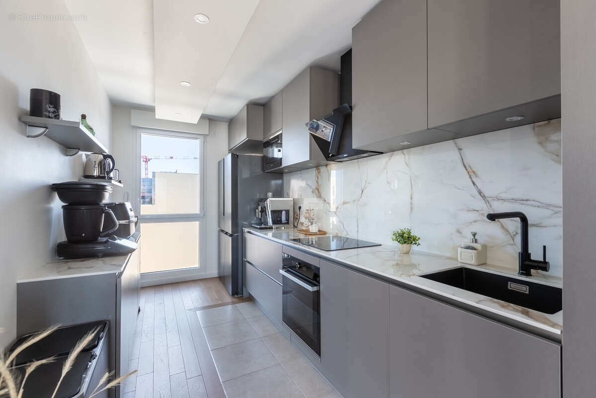 Appartement à COURBEVOIE