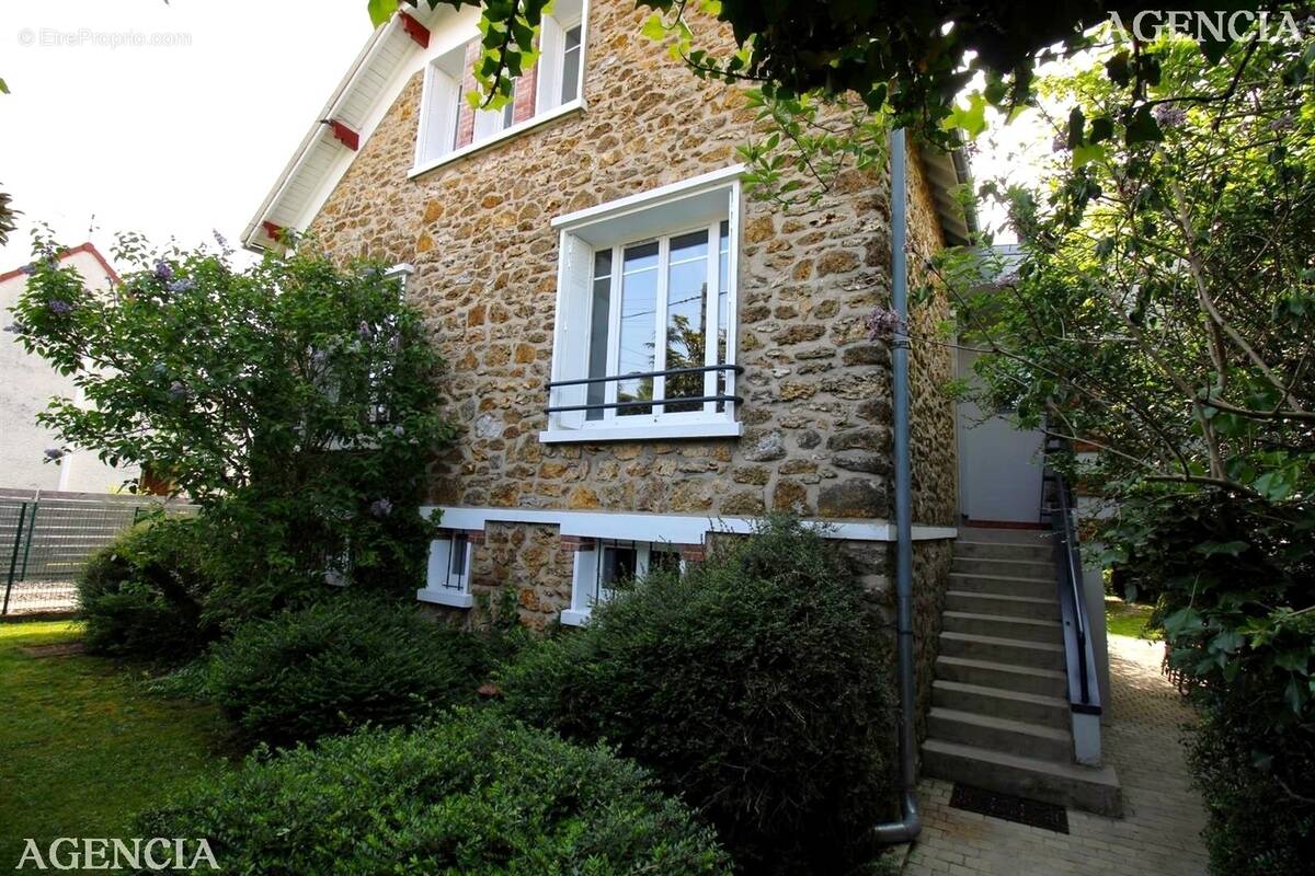 Maison à PONTAULT-COMBAULT