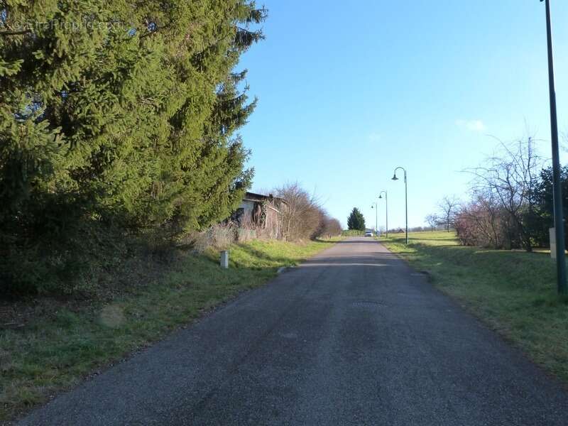 Dpt Moselle (57), à vendre proche de SARREGUEMINES terrain - Terrain de 851,00 m² - photo 6