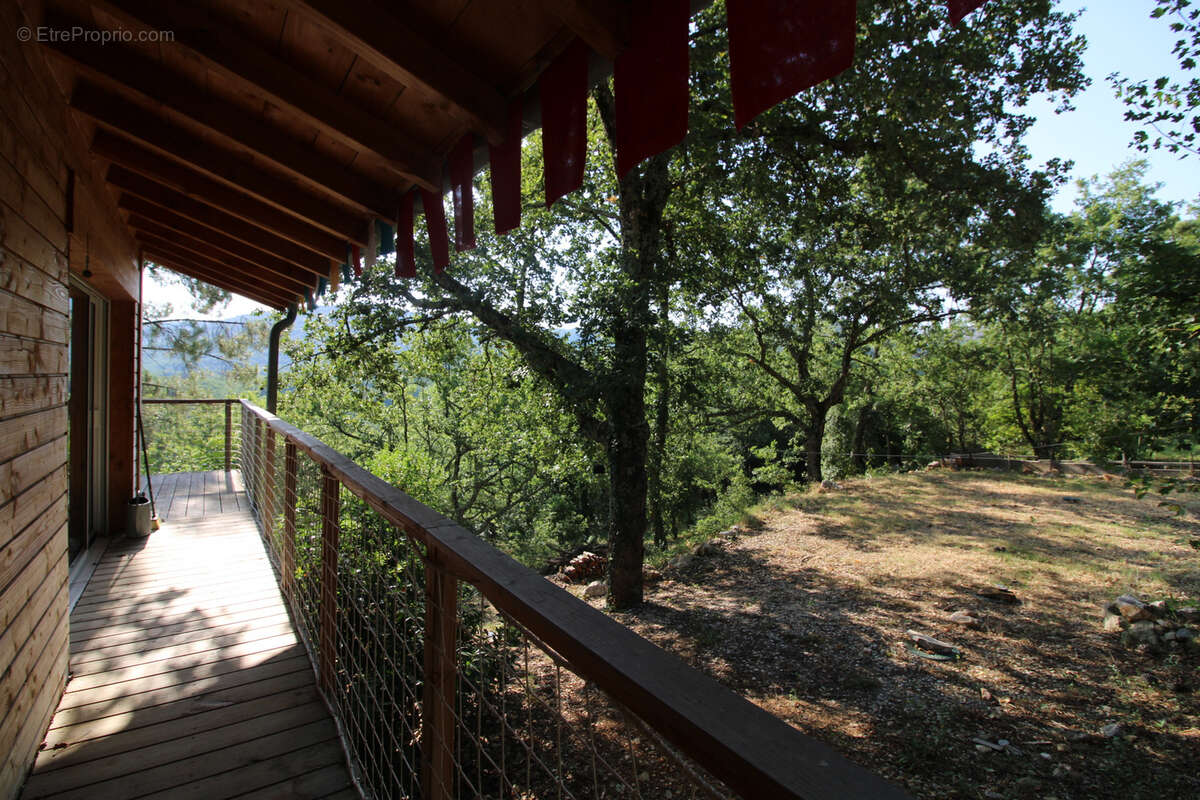 Charmante maison en bois de 98 m2 sur un terrain de 2800 m2. - photo 48