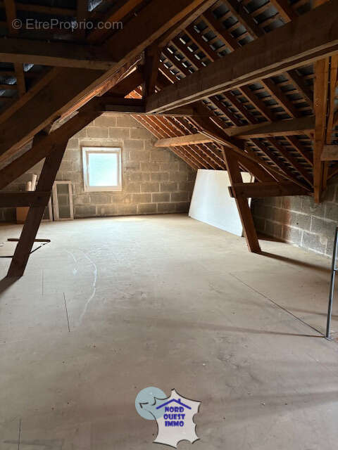 Maison à AMBRIERES-LES-VALLEES