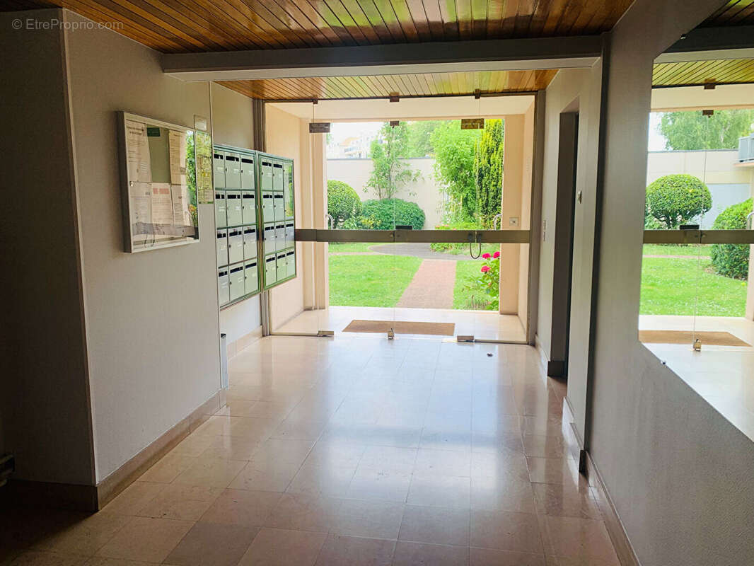 Appartement à FONTENAY-LE-FLEURY