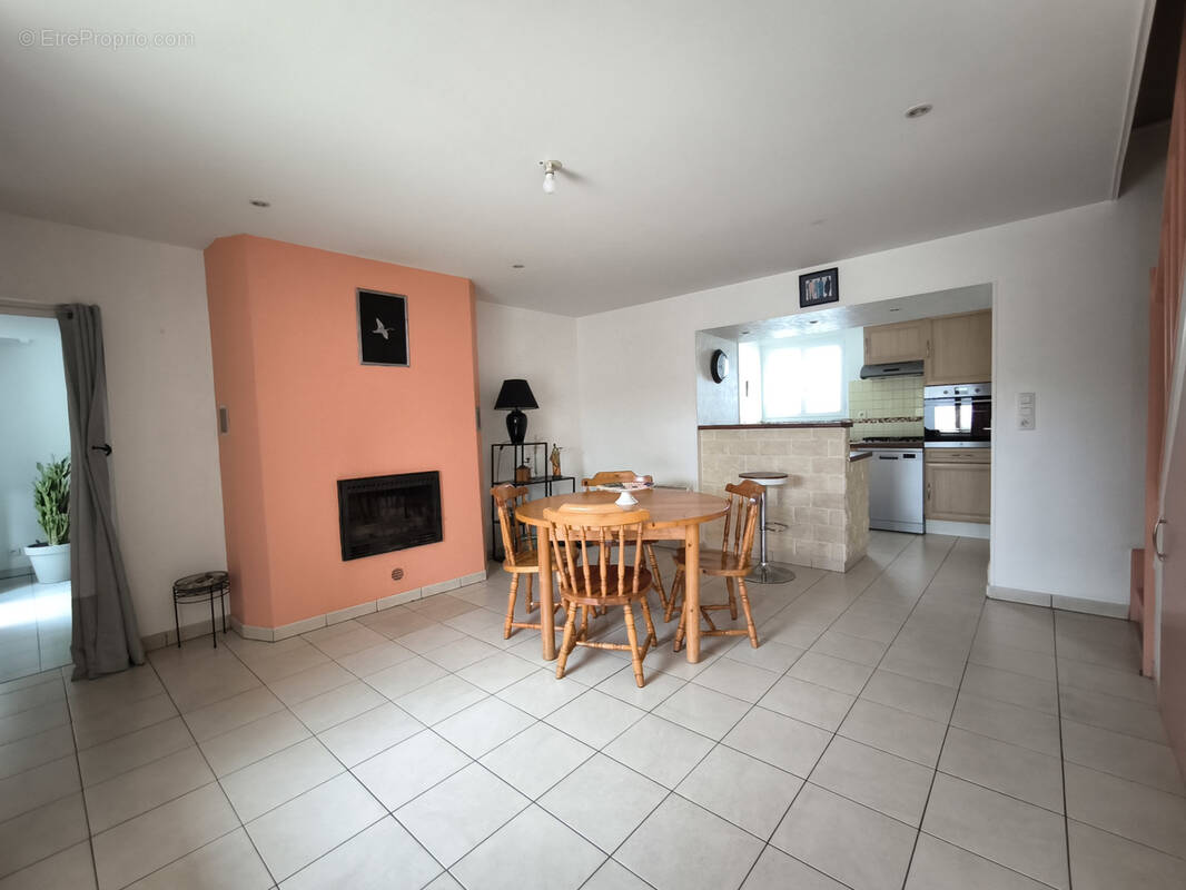 Maison à SAINT-GUINOUX